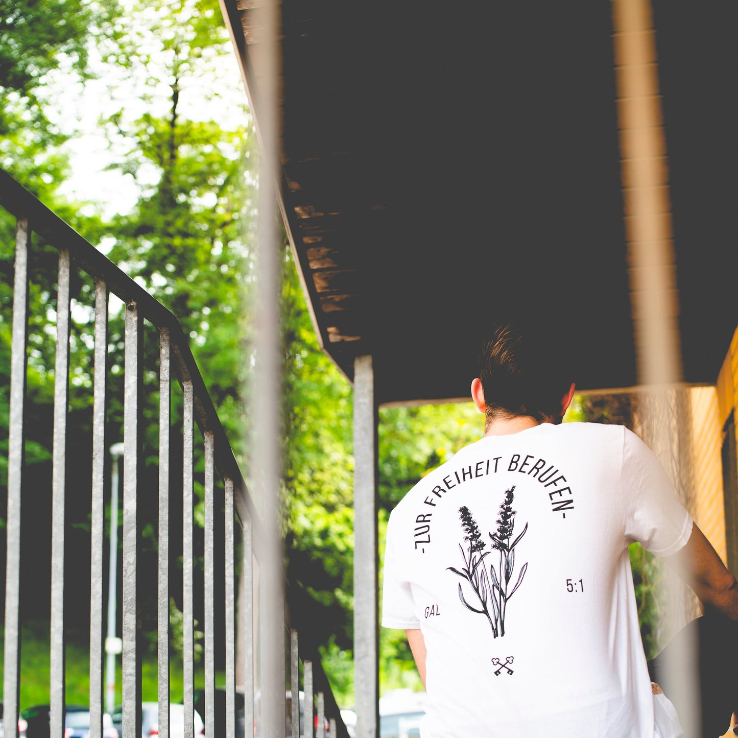 ZUR FREIHEIT BERUFEN - Oversized Shirt