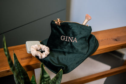 CHOSEN BEFORE TIME - bestickte Kosmetiktasche in Samtoptik