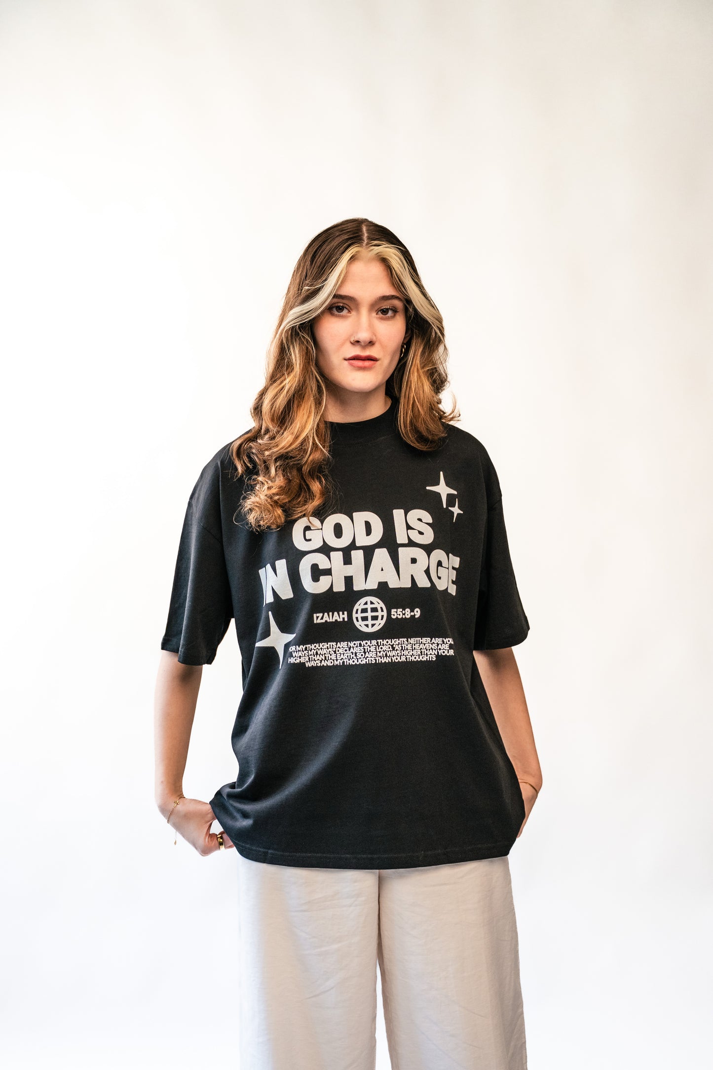 GOD IS IN CHARGE - Oversized Shirt