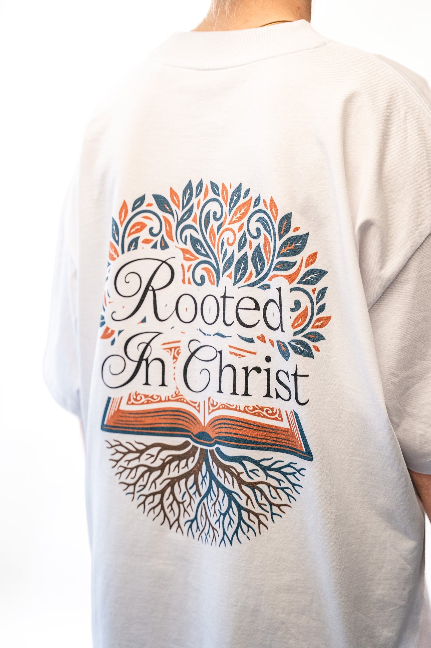 ROOTED IN CHRIST - Oversized Shirt