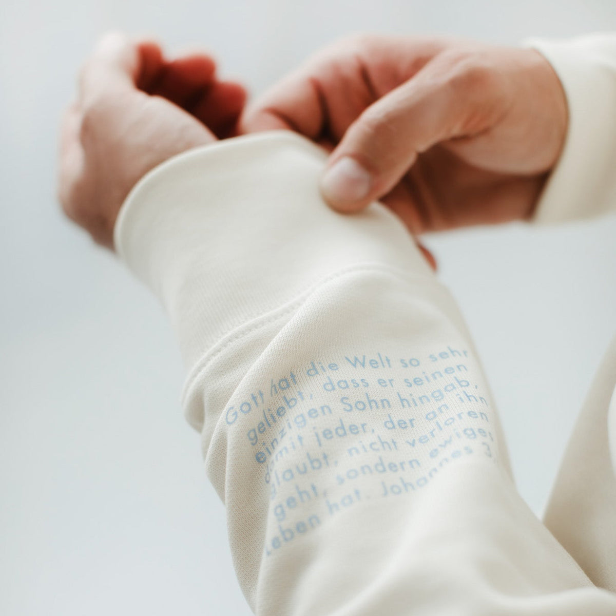 Only Jesus - Sweater HONEY PAPER