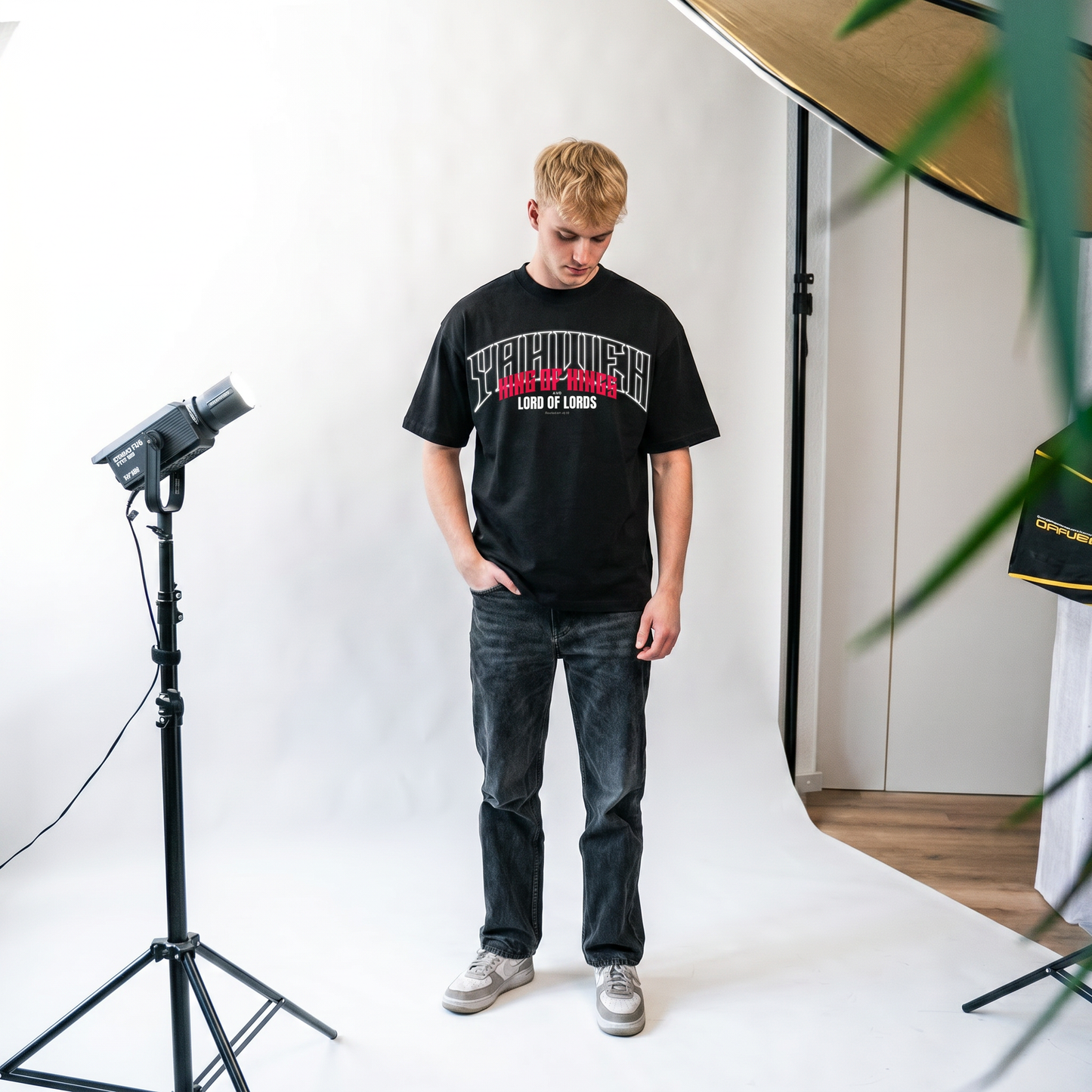 YAHWEH schwarz - Oversized Shirt